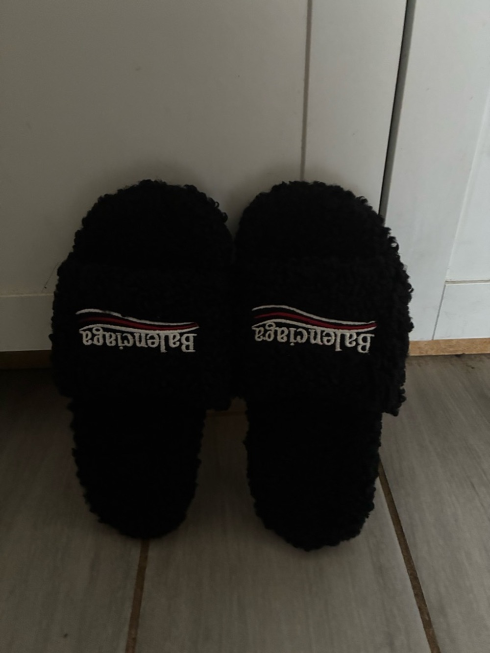Balenciaga Black Sherpa Slide Slides with Red & White Logo - Picture 3 of 3
